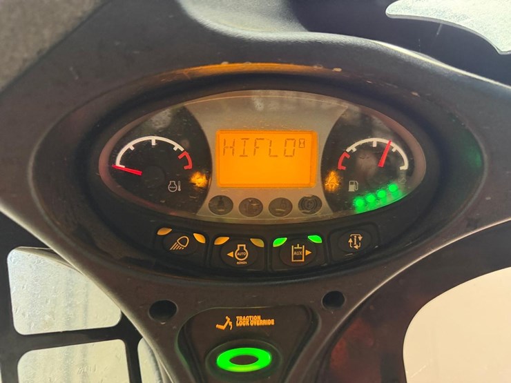 2021-bobcat-t770-image-24