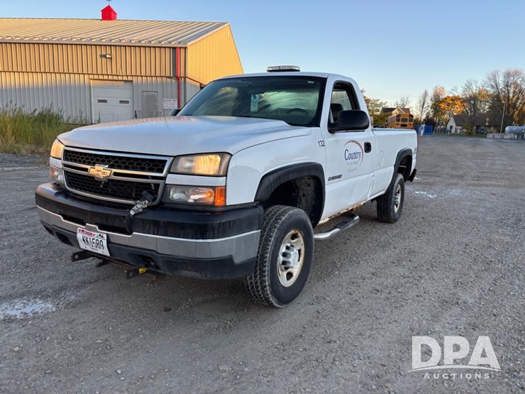 2006-chevrolet-2500hd-image-2