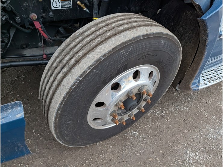 2019-kenworth-t680-image-16