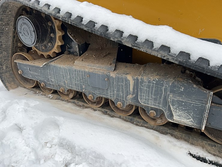 2023-deere-333g-image-14