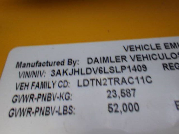 2020-freightliner-cascadia-126-image-19