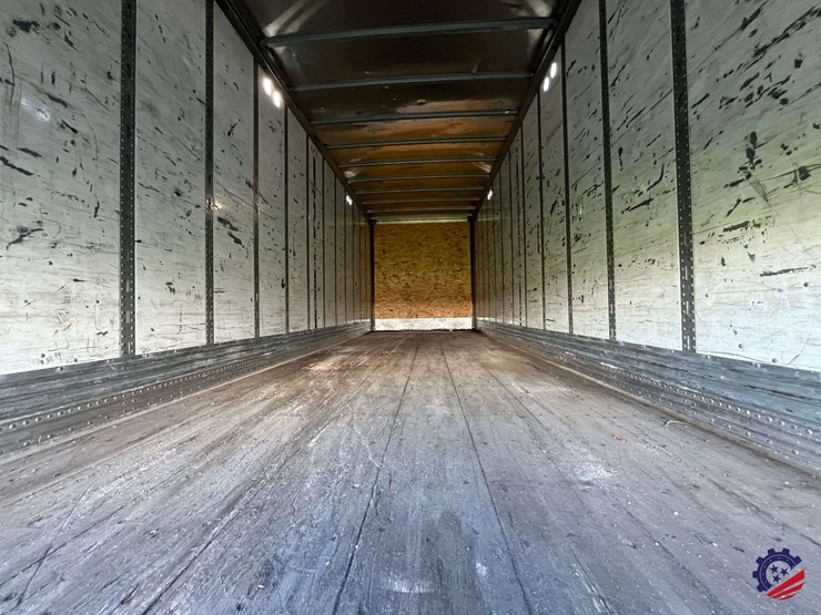 2014-stoughton-28-ft-image-11