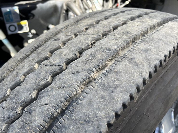 2017-peterbilt-337-image-110