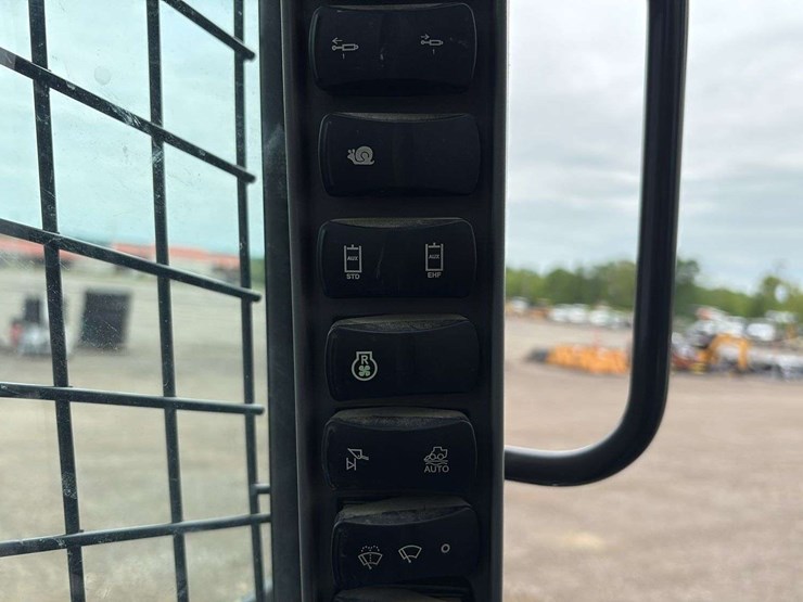 2021-case-dl550-image-66