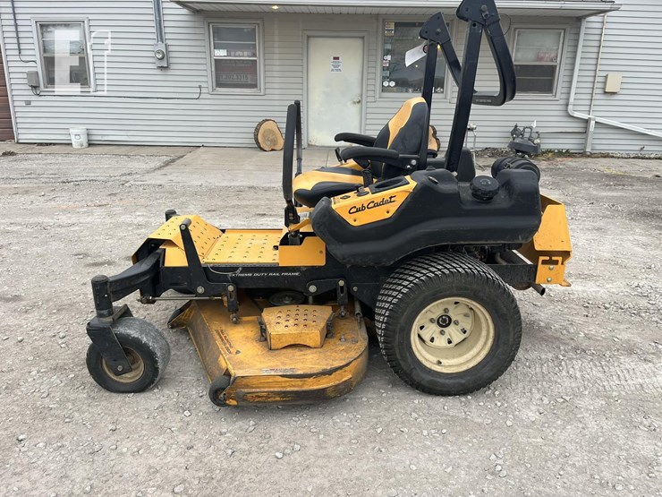 cub-cadet-tank-lz48-image-1