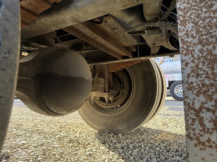 2005-international-durastar-4300-image-46