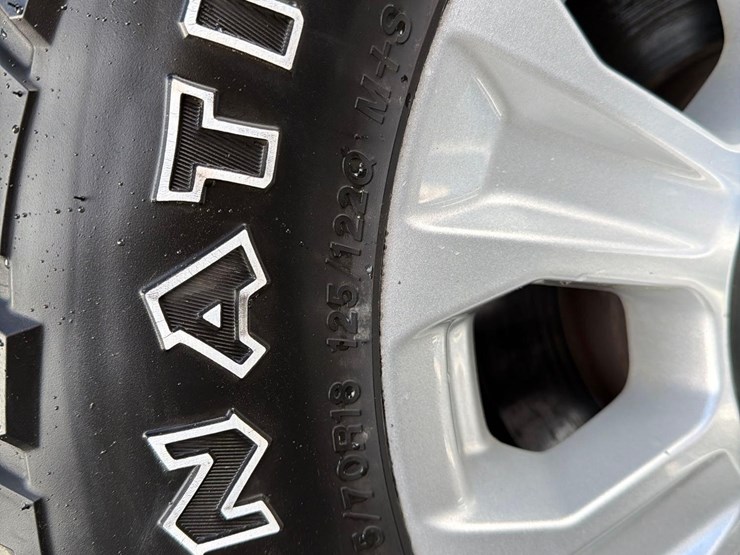 2021-ford-f350-image-13