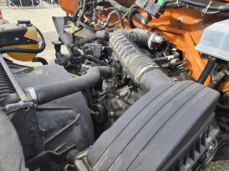 2015-ford-f650-image-27