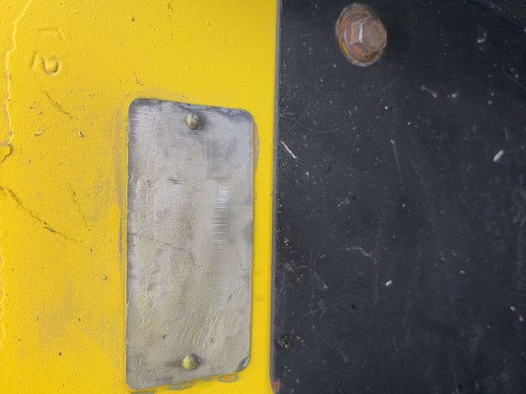 2003-john-deere-250-image-31