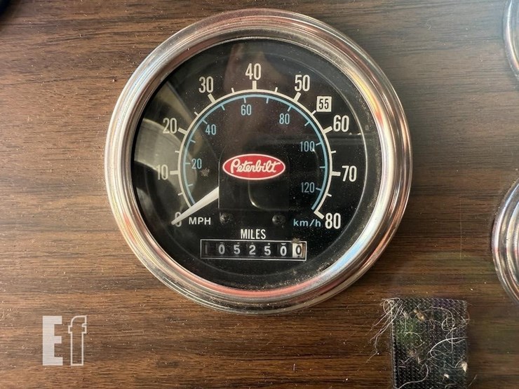 1985-peterbilt-362-image-25