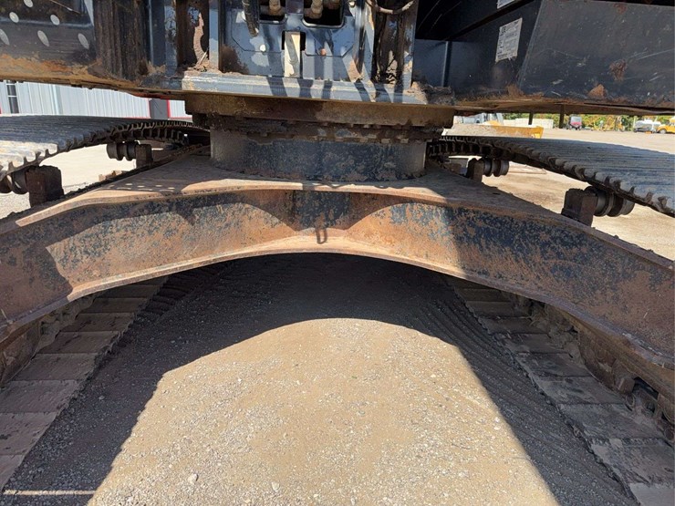 hitachi-225-excavator-image-30