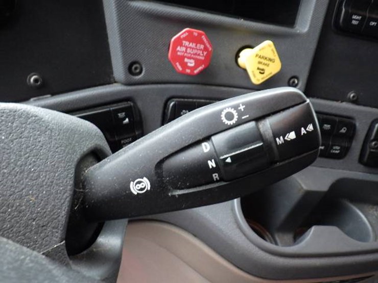 freightliner-cascadia-125-image-20