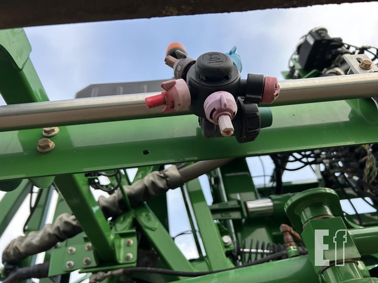 2017-john-deere-r4038-image-41