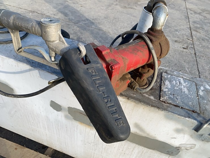 105-gal-fuel-tank-with-12-volt-pump-and-filter-image-8