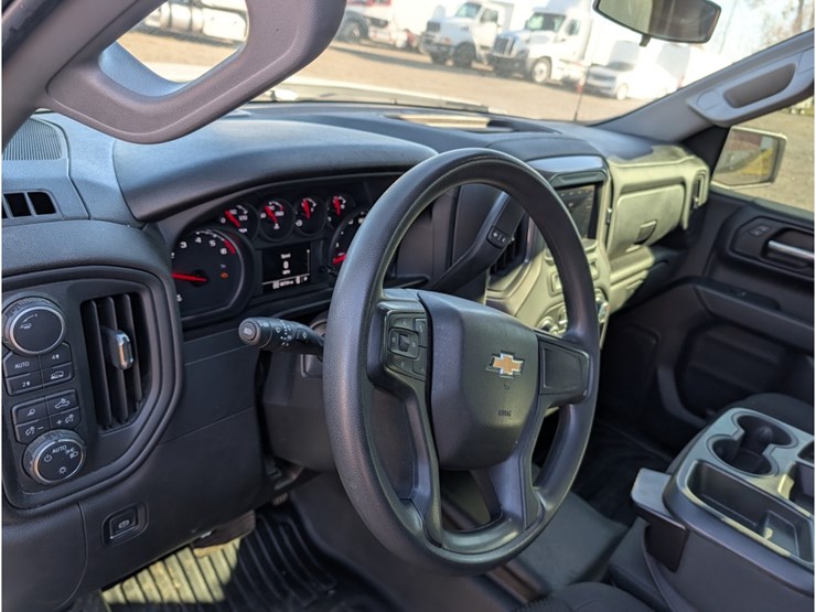 2022-chevrolet-1500-image-24