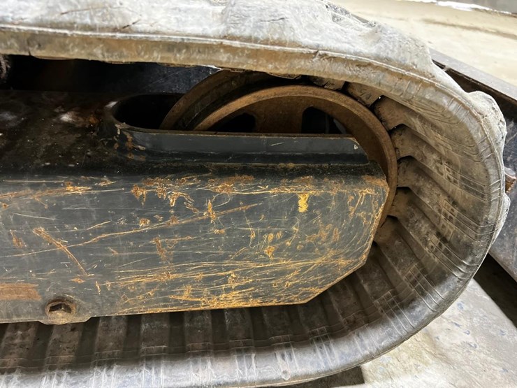 2019-deere-26g-image-24