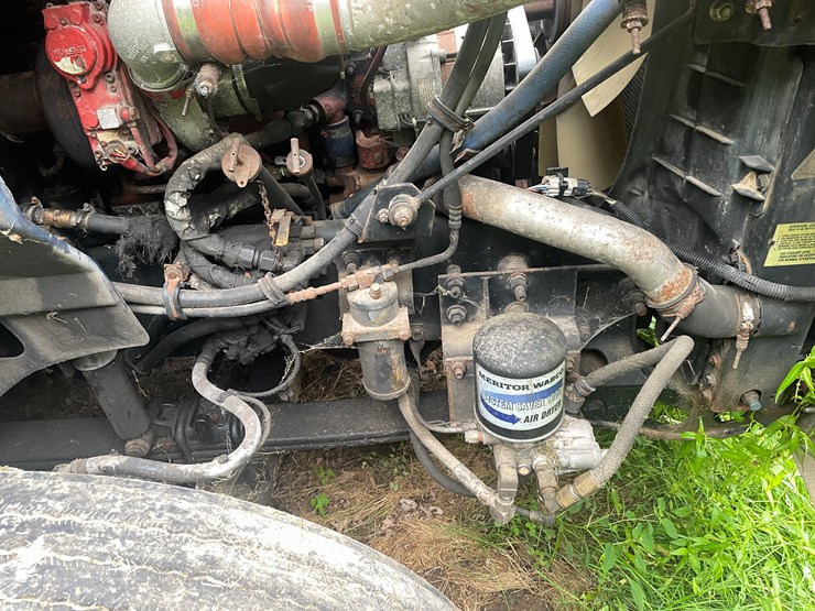 #210-•-2009-international-eagle-semi-tractor-(fall-creek,-wi)-(has-wi-title)-image-22