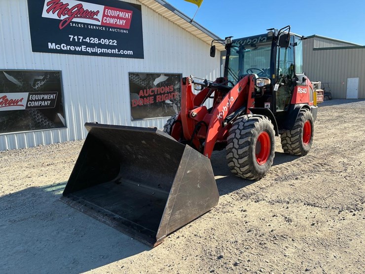 2022-kubota-r640-image-2