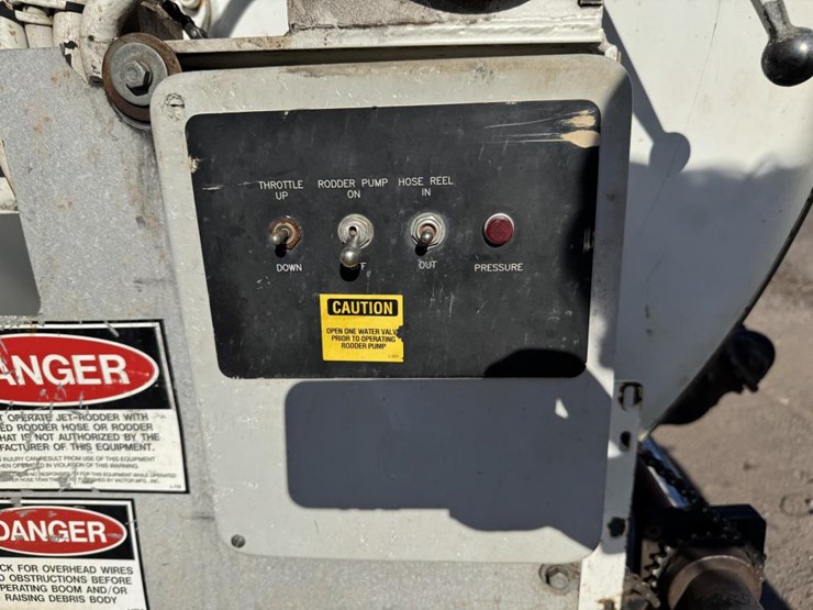 2002-vactor-2100-image-73