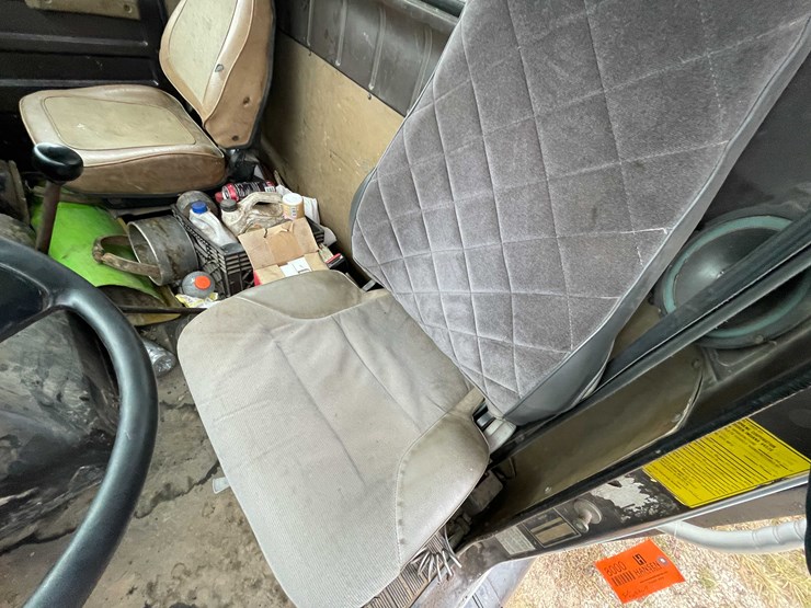 international-4900-image-70