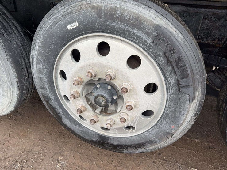 2010-kenworth-t800-image-11