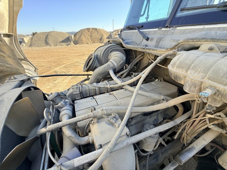 2007-freightliner-columbia-120-image-42