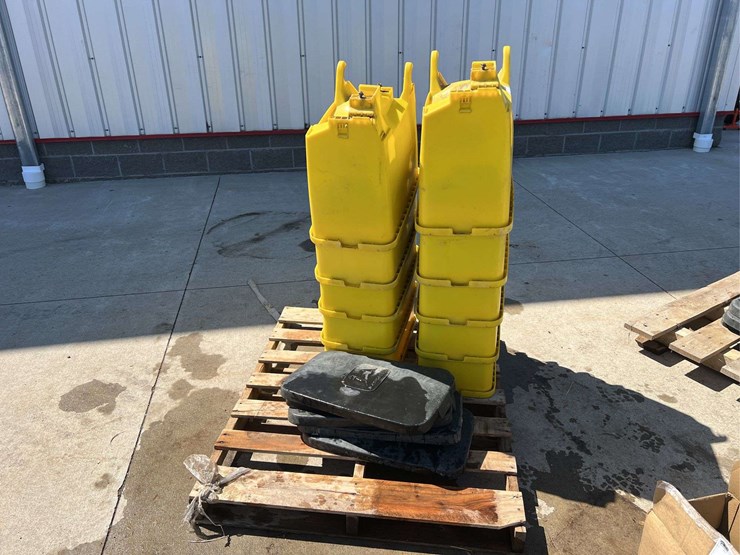 (10)-john-deere-poly-boxes-image-2