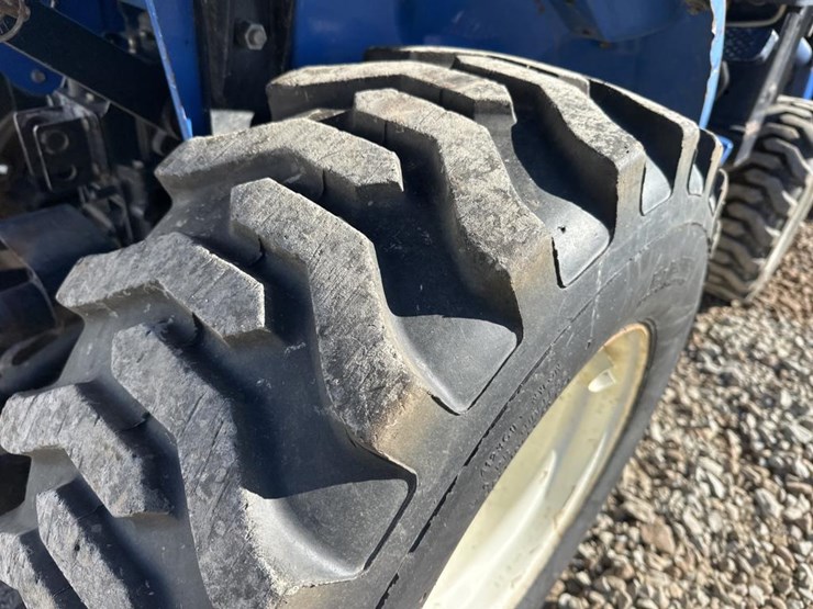 new-holland-tc26da-image-42