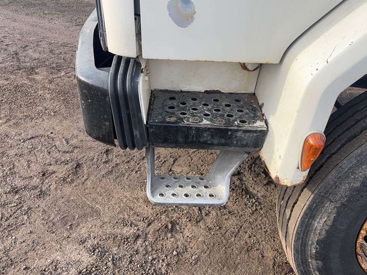 1989-ford-cf8000-image-25