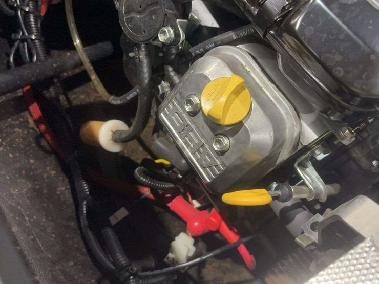 2020-argo-600-frontier-amphibious-6-wheeler-image-24