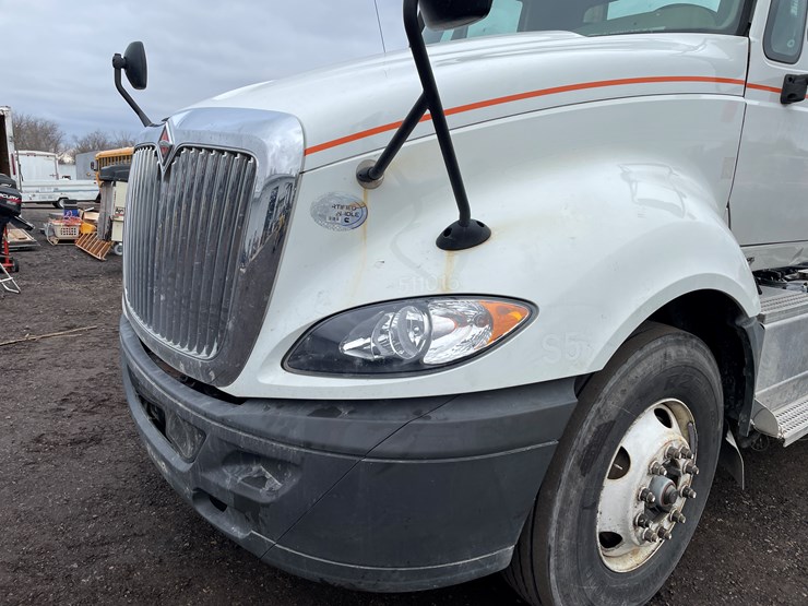 #1054-•-2015-international-tandem-axle-day-cab-semi-tractor-(has-wi-title)-image-11