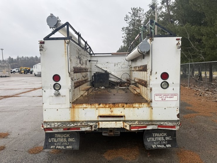 2011-ford-f550-image-5