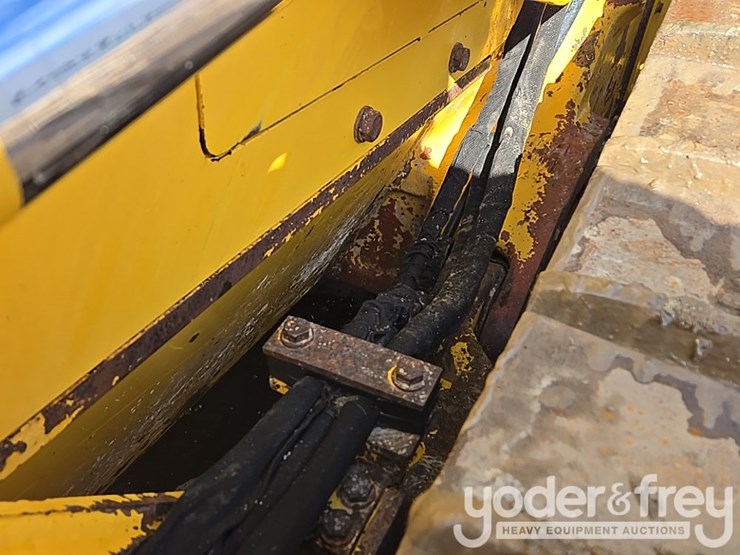 2018-komatsu-d61pxi-24-image-31