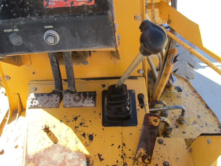 2004-deere-210le-image-10