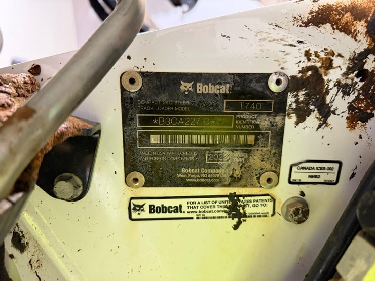 2022-bobcat-t740-image-34