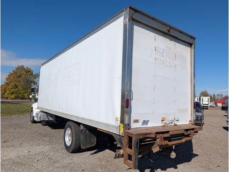 2017-peterbilt-337-image-9