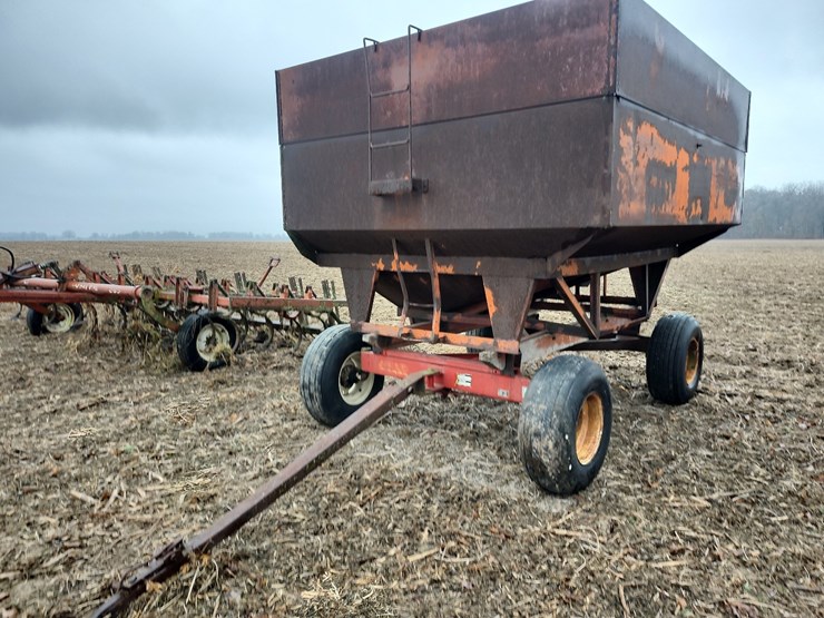 unverferth-gravity-wagon-w/gear-image-1