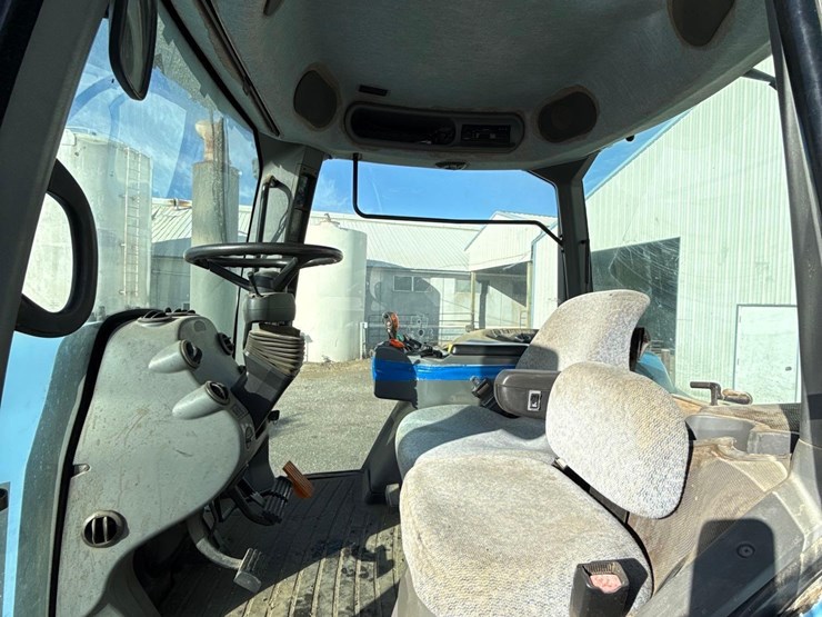 new-holland-tg215-image-25