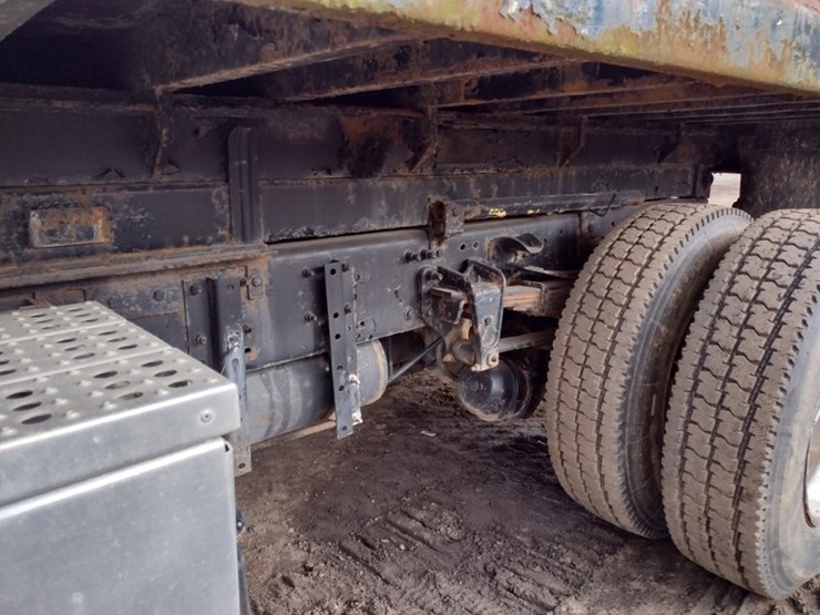 freightliner-fl70-image-32