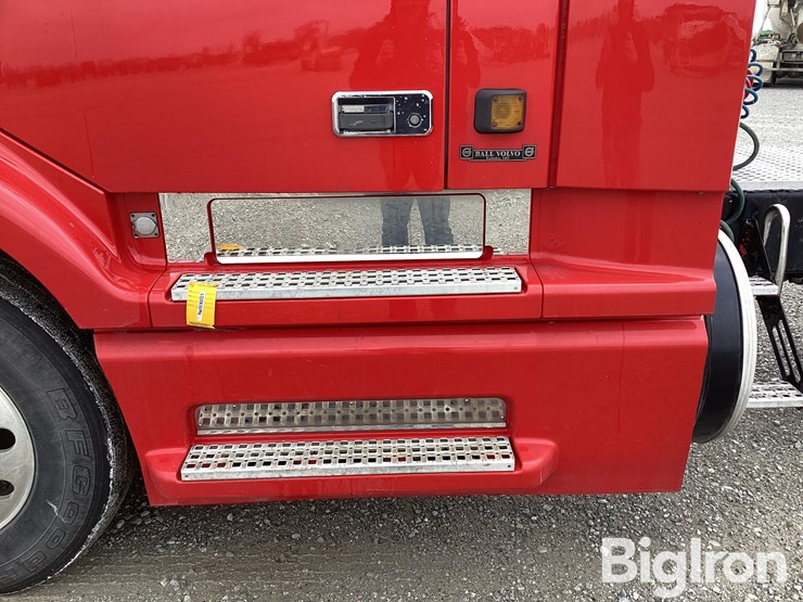 2002-volvo-vnl-t/a-truck-tractor-image-18