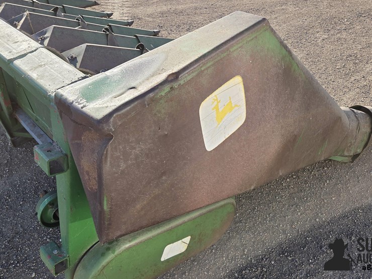 john-deere-9r22-corn-head-image-16