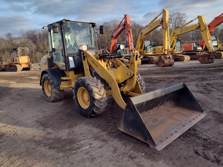 caterpillar-908m-image-32