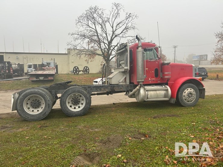 1999-peterbilt-379-image-7