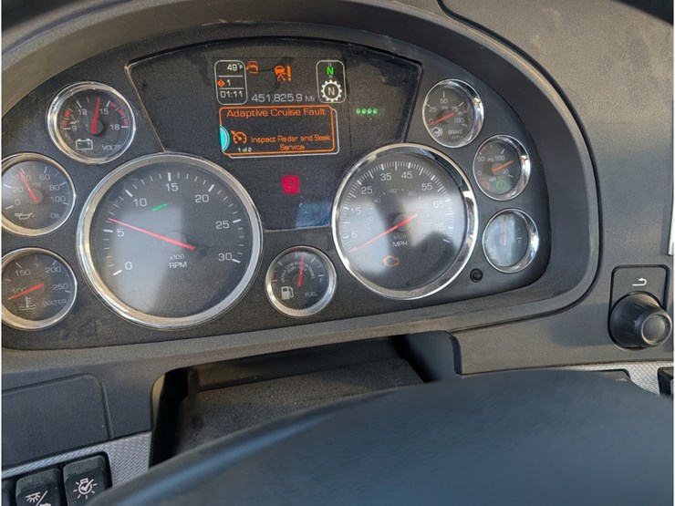 2020-kenworth-t880-image-25