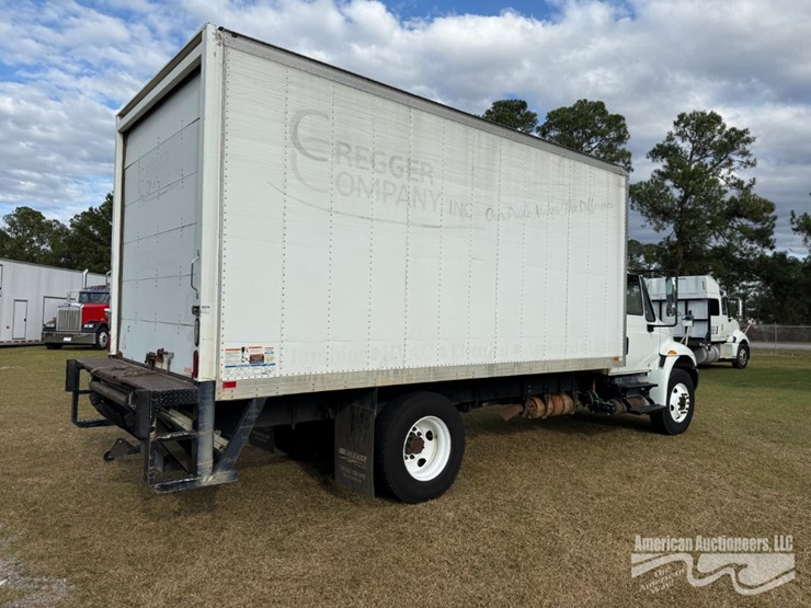 2018-international-durastar-4300-image-4