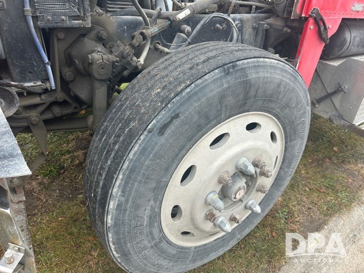 1999-peterbilt-379-image-13