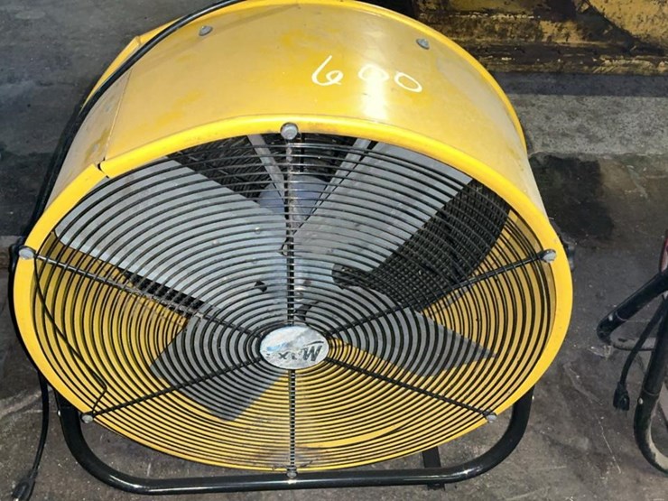 #600-•-maxx-air-electric-fan-image-1