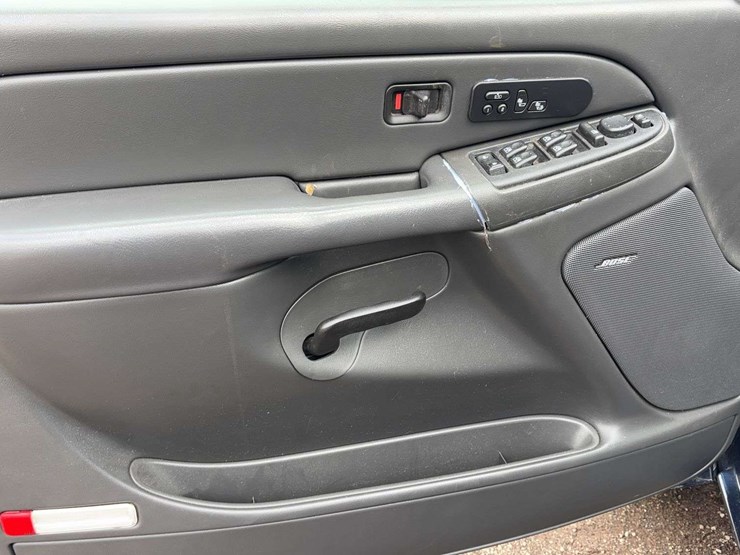 2006-gmc-2500-image-29