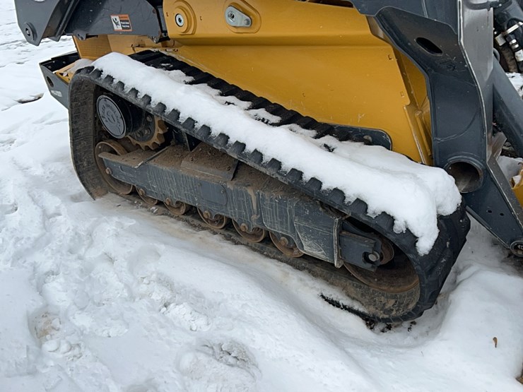 2023-deere-333g-image-13