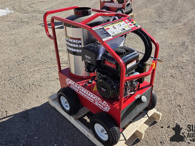 2025-magnum-4000-series-hot-water-pressure-washer-image-3